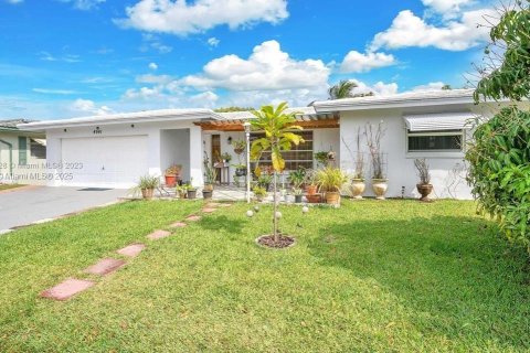 Villa ou maison à vendre à Tamarac, Floride: 2 chambres, 116.03 m2 № 2062872 - photo 2