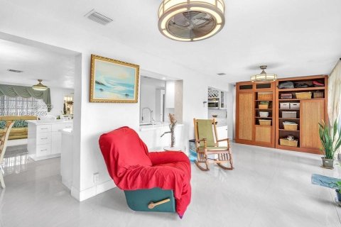 Купить виллу или дом в Тамарак, Флорида 2 спальни, 116.03м2, № 2062872 - фото 28