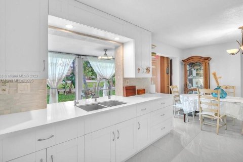 Villa ou maison à vendre à Tamarac, Floride: 2 chambres, 116.03 m2 № 2062872 - photo 24