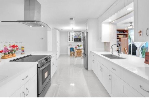 Villa ou maison à vendre à Tamarac, Floride: 2 chambres, 116.03 m2 № 2062872 - photo 8