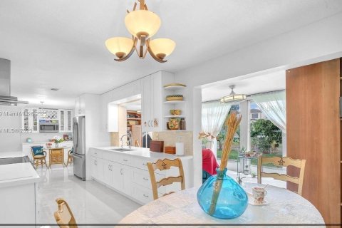 Villa ou maison à vendre à Tamarac, Floride: 2 chambres, 116.03 m2 № 2062872 - photo 11