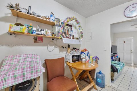 Propiedad comercial en venta en Miami, Florida, 125.6 m2 № 1949693 - foto 16
