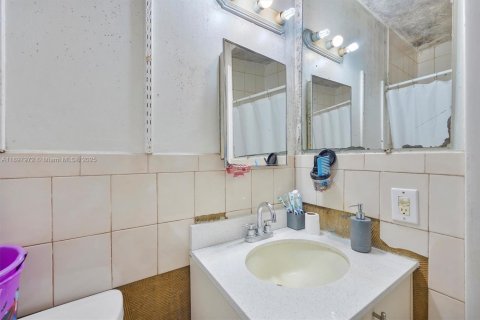 Propiedad comercial en venta en Miami, Florida, 125.6 m2 № 1949693 - foto 20