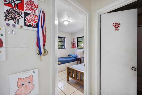 Propiedad comercial en venta en Miami, Florida, 125.6 m2 № 1949693 - foto 13