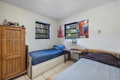 Propiedad comercial en venta en Miami, Florida, 125.6 m2 № 1949693 - foto 14