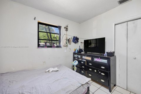 Propiedad comercial en venta en Miami, Florida, 125.6 m2 № 1949693 - foto 19