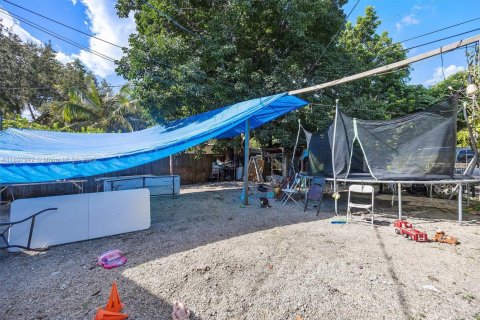 Propiedad comercial en venta en Miami, Florida, 125.6 m2 № 1949693 - foto 25
