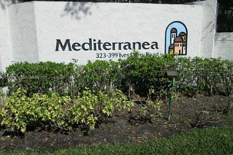 Townhouse in Miami, Florida 2 bedrooms, 133.78 sq.m. № 1958642 - photo 1