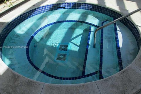 Touwnhouse à vendre à Miami, Floride: 2 chambres, 133.78 m2 № 1958642 - photo 27