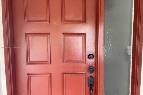 Townhouse in Miami, Florida 2 bedrooms, 133.78 sq.m. № 1958642 - photo 5