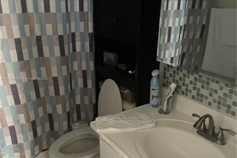 Condominio en alquiler en Miami, Florida, 2 dormitorios, 91.97 m2 № 1766944 - foto 8