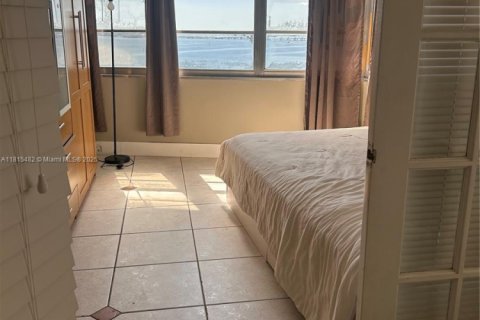 Снять в аренду кондоминиум в Майами, Флорида 2 спальни, 91.97м2, № 1766944 - фото 15