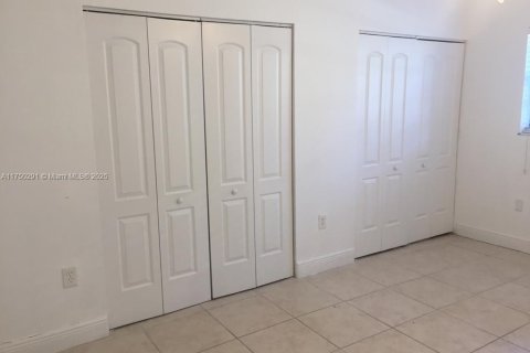 Снять в аренду квартиру в Холливуд, Флорида 1 спальня, 53.98м2, № 1958729 - фото 28