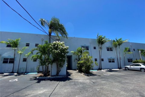 Снять в аренду квартиру в Холливуд, Флорида 1 спальня, 53.98м2, № 1958729 - фото 30