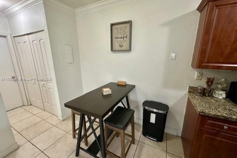 Снять в аренду квартиру в Холливуд, Флорида 1 спальня, 53.98м2, № 1958729 - фото 15