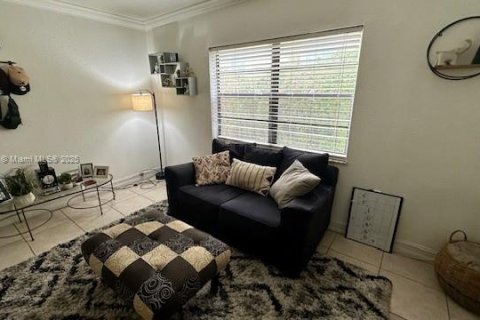 Снять в аренду квартиру в Холливуд, Флорида 1 спальня, 53.98м2, № 1958729 - фото 17