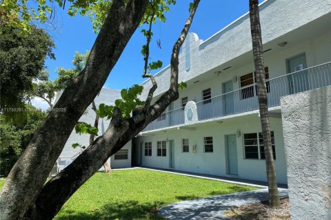 Снять в аренду квартиру в Холливуд, Флорида 1 спальня, 53.98м2, № 1958729 - фото 2