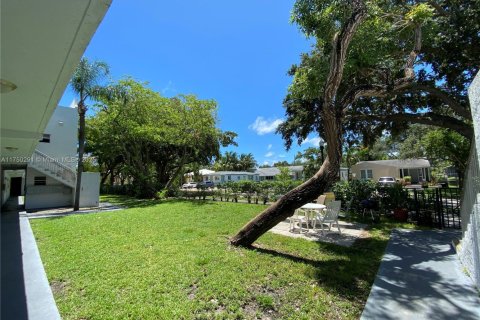 Снять в аренду квартиру в Холливуд, Флорида 1 спальня, 53.98м2, № 1958729 - фото 4