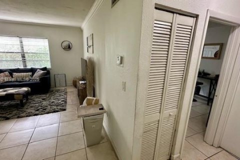 Снять в аренду квартиру в Холливуд, Флорида 1 спальня, 53.98м2, № 1958729 - фото 22