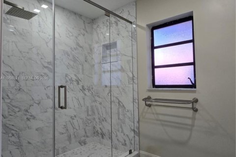 Villa ou maison à vendre à Miami, Floride: 4 chambres, 163.04 m2 № 2021803 - photo 21