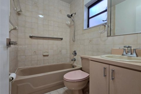 Villa ou maison à vendre à Miami, Floride: 4 chambres, 163.04 m2 № 2021803 - photo 29