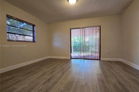 Villa ou maison à vendre à Miami, Floride: 4 chambres, 163.04 m2 № 2021803 - photo 23