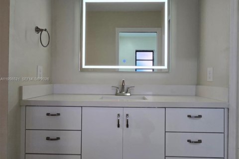 Villa ou maison à vendre à Miami, Floride: 4 chambres, 163.04 m2 № 2021803 - photo 22