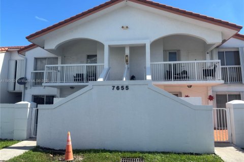 Купить кондоминиум в Майами, Флорида 2 спальни, 81.75м2, № 1951737 - фото 1