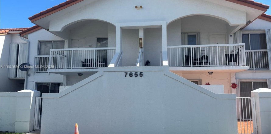 Кондоминиум с 2 спальнями в Майами, Флорида № 1951737