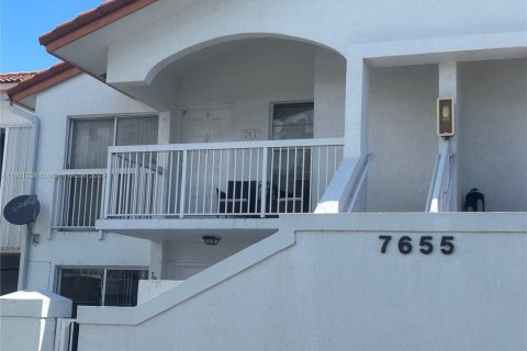 Купить кондоминиум в Майами, Флорида 2 спальни, 81.75м2, № 1951737 - фото 2