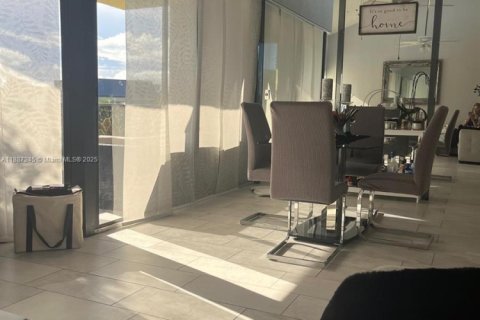 Condo in Miami, Florida, 2 bedrooms № 1942195 - photo 9