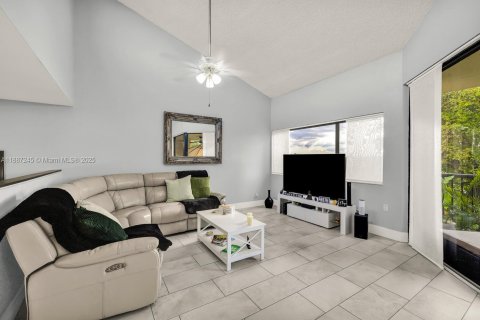 Condo in Miami, Florida, 2 bedrooms № 1942195 - photo 18