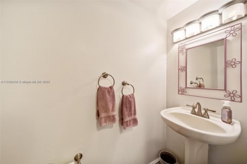 Copropriété à vendre à Fort Lauderdale, Floride: 3 chambres, 138.98 m2 № 1700303 - photo 18