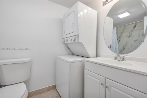 Copropriété à vendre à Fort Lauderdale, Floride: 3 chambres, 138.98 m2 № 1700303 - photo 27