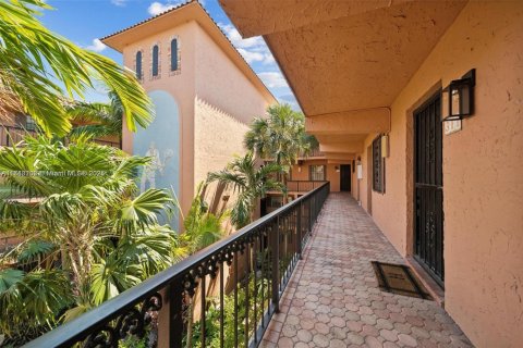 Copropriété à vendre à Fort Lauderdale, Floride: 3 chambres, 138.98 m2 № 1700303 - photo 4