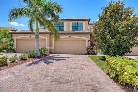 Condo in Bradenton, Florida, 3 bedrooms № 2095912 - photo 2