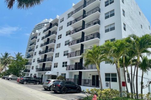 Copropriété à louer à Fort Lauderdale, Floride: 1 chambre, 59.46 m2 № 2272649 - photo 18