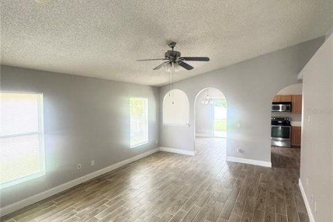 Casa en alquiler en Orlando, Florida, 3 dormitorios, 124.58 m2 № 1915795 - foto 5