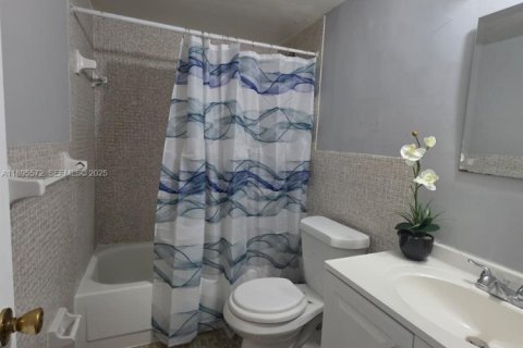 Condominio en venta en Sweetwater, Florida, 2 dormitorios, 73.11 m2 № 1947210 - foto 13