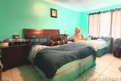 Condo in Sweetwater, Florida, 2 bedrooms  № 1947210 - photo 4