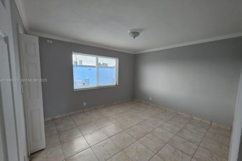 Condominio en venta en Sweetwater, Florida, 2 dormitorios, 73.11 m2 № 1947210 - foto 9