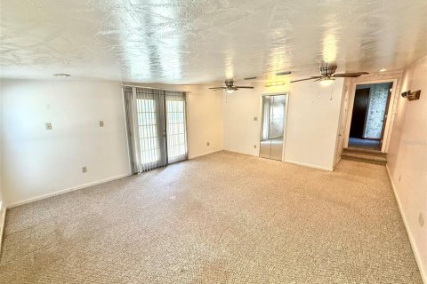 House in Ocala, Florida 3 bedrooms, 207.36 sq.m. № 2124224 - photo 25