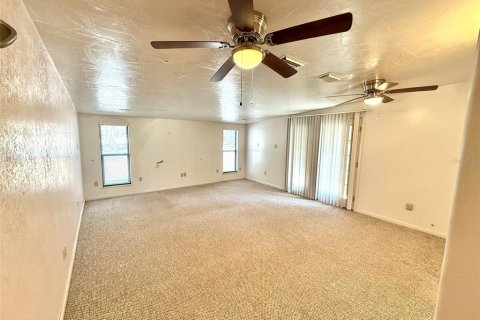 House in Ocala, Florida 3 bedrooms, 207.36 sq.m. № 2124224 - photo 24