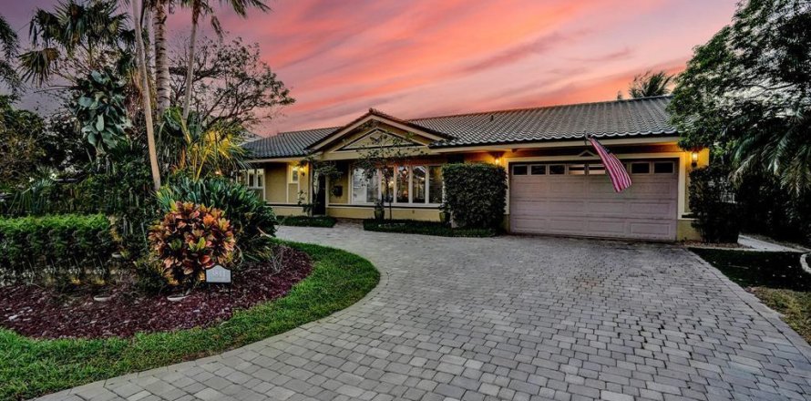 Casa en Lighthouse Point, Florida 3 dormitorios, 175.68 m2 № 2370073