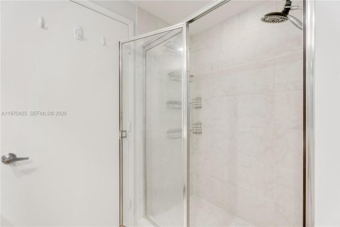 Copropriété à louer à Miami, Floride: 2 chambres, 103.4 m2 № 2032504 - photo 26