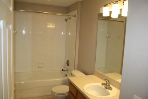 Townhouse in Lakewood Ranch, Florida 3 bedrooms, 139.45 sq.m. № 1856400 - photo 20