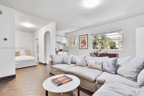 Купить кондоминиум в Майами-Бич, Флорида 41.81м2, № 1983463 - фото 1