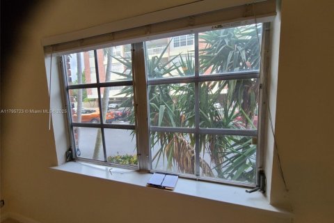 Condominio en alquiler en Fort Lauderdale, Florida, 43.66 m2 № 1747894 - foto 9