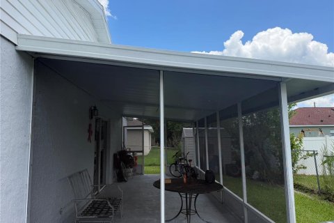 House in Kissimmee, Florida 3 bedrooms, 159.79 sq.m. № 2203822 - photo 13