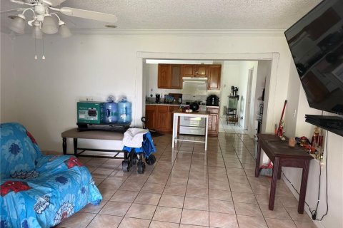 House in Kissimmee, Florida 3 bedrooms, 159.79 sq.m. № 2203822 - photo 6
